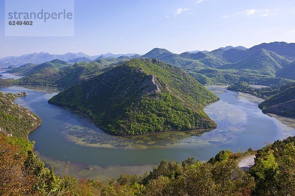 Biegung  Biegungen  Kurve  Kurven  gewölbt  Bogen  gebogen  Europa  Fluss  groß  großes  großer  große  großen  Montenegro