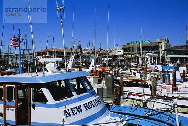 Vereinigte Staaten von Amerika  USA  klein  Boot  Kai  angeln  schnell reagieren  Kalifornien  San Francisco