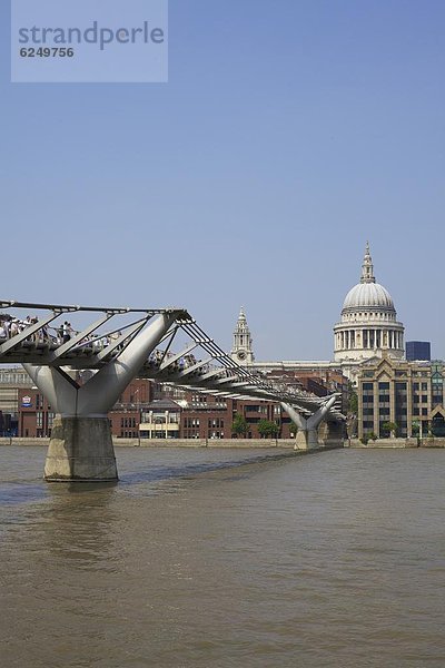 Europa  Großbritannien  über  London  Hauptstadt  Brücke  Fluss  Themse  Jahrtausend  England