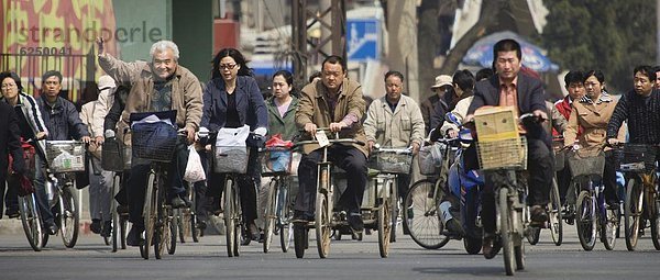 fahren  Straße  Großstadt  chinesisch  Pendler  Peking  Hauptstadt  Fahrrad  Rad  China  Asien