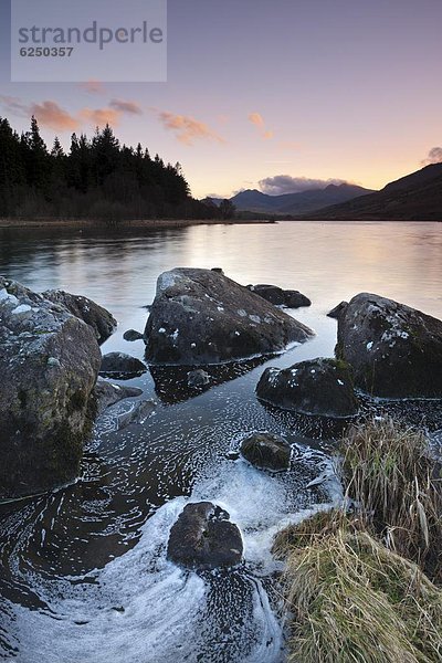 Wasserrand  Europa  Felsen  sehen  Großbritannien  Berg  Snowdon  Abenddämmerung  Wales