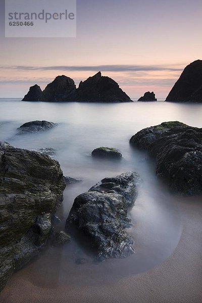 Europa  Großbritannien  Mühle  aufwärts  Gewölbe  Devon  England  Dämmerung