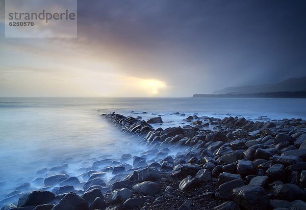 Europa  Tag  sehen  Sonnenuntergang  Großbritannien  Sturm  Kai  Bucht  Dorset  England
