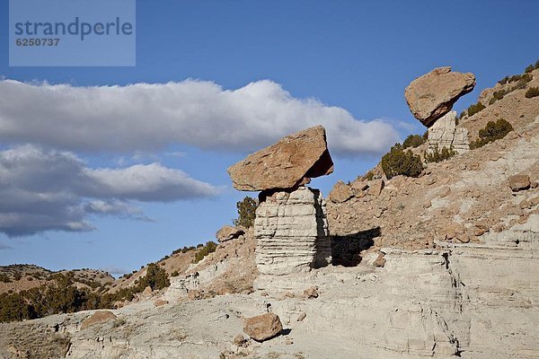 Vereinigte Staaten von Amerika  USA  Felsbrocken  balancieren  Stadtplatz  Nordamerika  Steppe  New Mexico