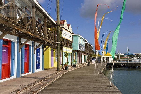 Erbe Quay Einkaufsviertel in St. John's  Antigua  Leeward-Inseln  West Indies  Caribbean  Mittelamerika