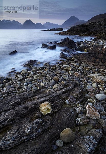 Europa  Großbritannien  Hügel  Ansicht  See  Elgol  Isle of Skye  Schottland