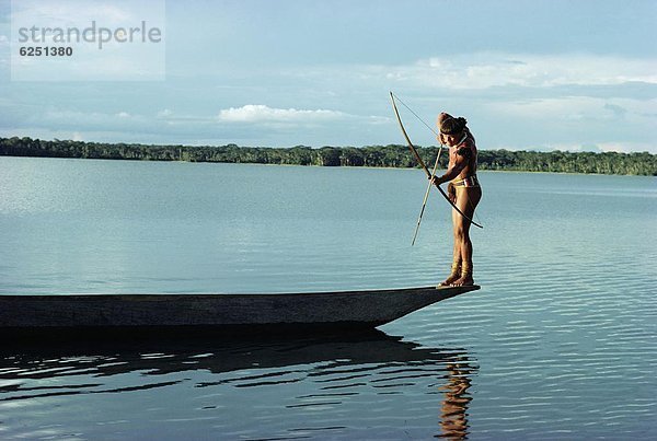 Indianer  angeln  Unterricht  Pfeilzeichen  Pfeil  Brasilien  Südamerika