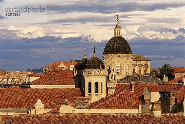 Fliesenboden  Dach  Europa  über  Stadt  Kathedrale  Ansicht  Erhöhte Ansicht  Aufsicht  heben  UNESCO-Welterbe  Kroatien  Dalmatien  Dubrovnik  alt