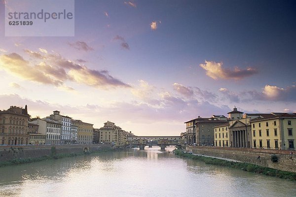 Europa  Fluss  Arno  Florenz  Italien  Toskana