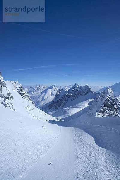 Europa  Winter  Berggipfel  Gipfel  Spitze  Spitzen  Ansicht  Arlbergpass  Arlberg  Österreich  Schnee  Valluga