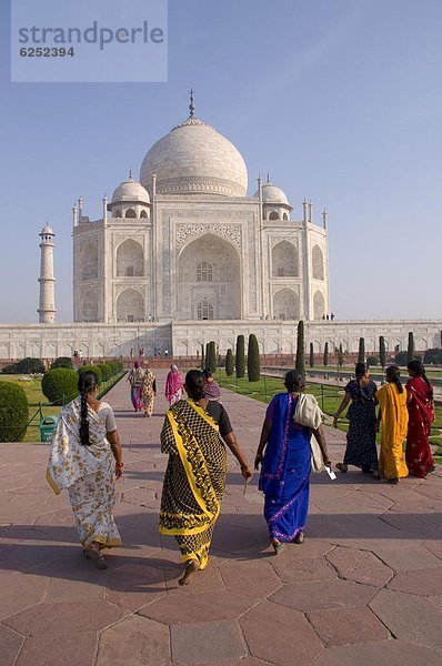 Farbaufnahme  Farbe  Frau  Helligkeit  UNESCO-Welterbe  Agra  Asien  Indien  Uttar Pradesh