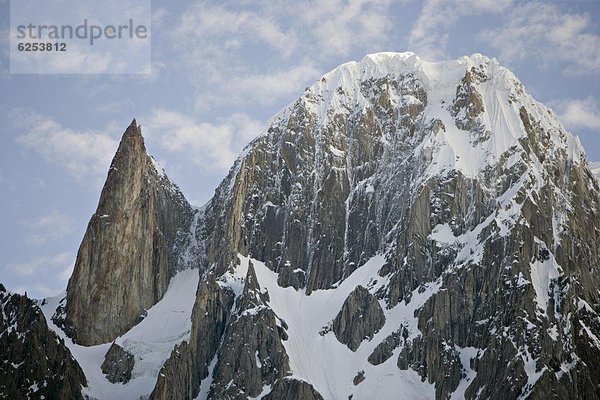 hoch  oben  Berg  über  Erde  Kirchturm  Berggipfel  Gipfel  Spitze  Spitzen  Granit  links  Pakistan