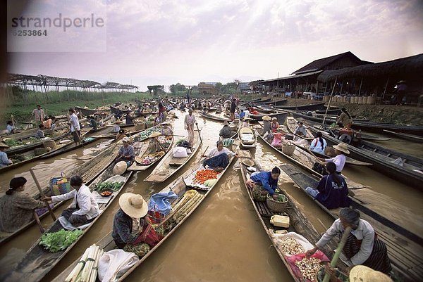 schwimmender Markt  schwimmende Märkte  Myanmar  Asien  Inle See  Shan Staat