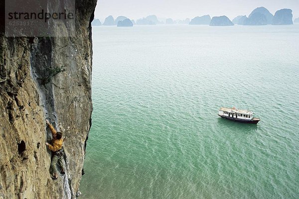 Klettern  lang  langes  langer  lange  Südostasien  UNESCO-Welterbe  Vietnam  Asien  Bucht