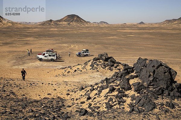Nordafrika  Tourist  Wüste  schwarz  Geländewagen  Afrika  Ägypten