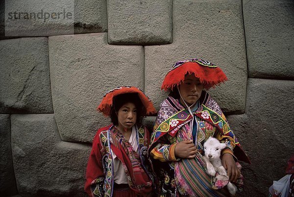 Fotografie  Mädchen  Cuzco  Cusco  Kleid  Peru  Pose  Südamerika