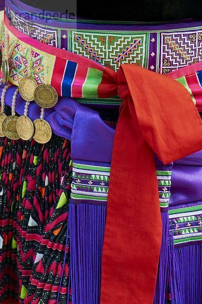 Detail  Details  Ausschnitt  Ausschnitte  Frau  Tradition  Südostasien  Vietnam  Asien  Kleid  Laos  Luang Prabang