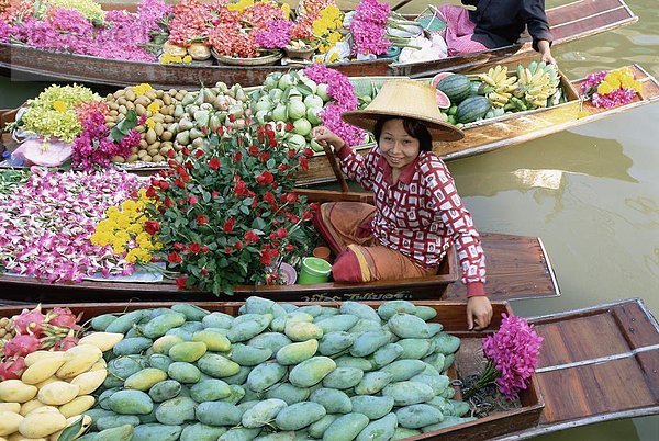 Bangkok  Hauptstadt  Blume  Frucht  Boot  verkaufen  Händler  Südostasien  Asien  Schwimmende Märkte von Damnoen Saduak  Markt  Thailand