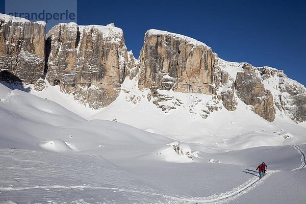 Trentino Südtirol  überqueren  Europa  Skisport  Dolomiten  Bozen  Kreuz  Italien