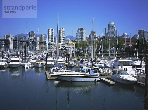 Boot  Brücke  vertäut  Insel  Nordamerika  Bach  unaufrichtig  British Columbia  Kanada  Innenstadt  Vancouver