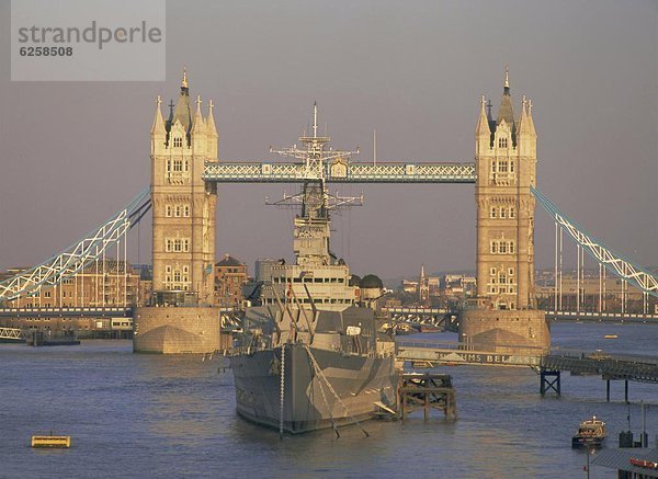 River Thames  Tower Bridge und HMS Belfast  London  England  Großbritannien  Europa