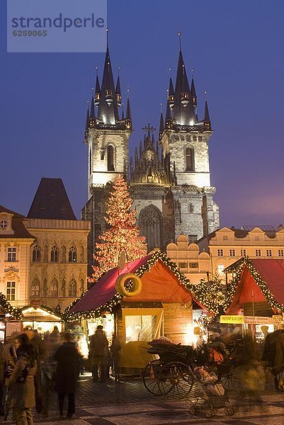 Prag  Hauptstadt  Europa  Stadt  Kathedrale  Quadrat  Quadrate  quadratisch  quadratisches  quadratischer  Weihnachten  Tschechische Republik  Tschechien  Gotik  Tyn  UNESCO-Welterbe  Markt  alt