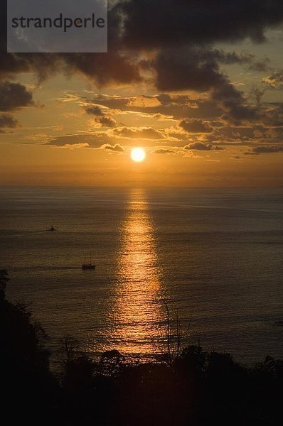 nahe  Sonnenuntergang  über  Pazifischer Ozean  Pazifik  Stiller Ozean  Großer Ozean  Costa Rica