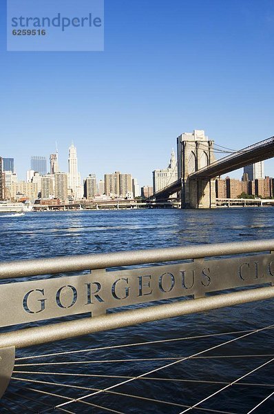 Vereinigte Staaten von Amerika  USA  New York City  Brücke  Fähre  Nordamerika  landen  Brooklyn  East River