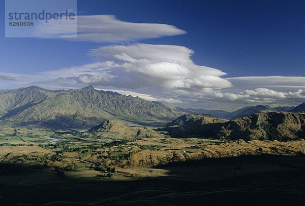 nahe  sehen  Tal  Pazifischer Ozean  Pazifik  Stiller Ozean  Großer Ozean  Süden  neuseeländische Südinsel  Neuseeland  Otago  Queenstown