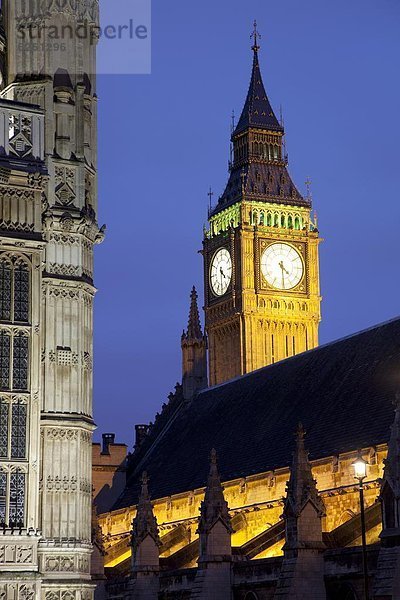 Big Ben in der Dämmerung  Westminster  London  England  Großbritannien  Europa