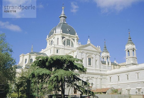 Madrid  Hauptstadt  Europa  Engagement  Almudena-Kathedrale  Start  Juni  Papst  Spanien