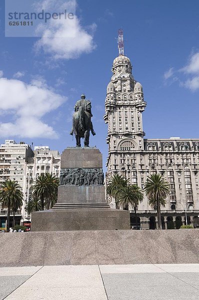 Quadrat Quadrate quadratisch quadratisches quadratischer Stadtplatz Unabhängigkeit Montevideo Südamerika Uruguay