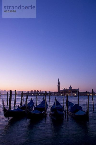 Europa  Silhouette  Sonnenaufgang  Hintergrund  Gondel  Gondola  UNESCO-Welterbe  Venetien  Langensee  Lago Maggiore  Italien  Venedig