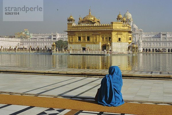 sitzend Religion blau Heiligkeit Nektarine Pilgerer Amritsar Indien Nektar Punjab