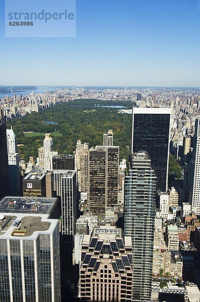 Hohe Ansicht des Central Park und Upper Manhattan  New York City  New York  Vereinigte Staaten von Amerika  Nordamerika