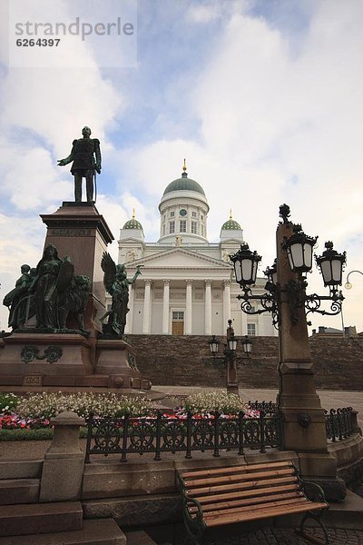 Helsinki  Hauptstadt  Europa  Kathedrale  Quadrat  Quadrate  quadratisch  quadratisches  quadratischer  Statue  Finnland
