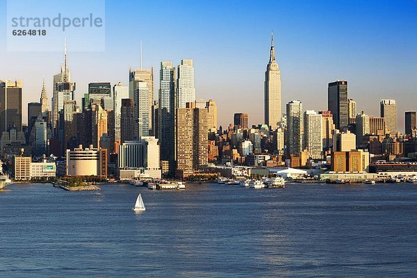 Vereinigte Staaten von Amerika  USA  New York City  Fluss  Nordamerika  Ansicht  Innenstadt  Hudson River  Manhattan
