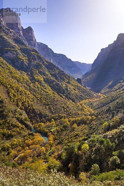 Wasser  Quelle  Europa  sehen  Herbst  vorwärts  türkis  Schlucht  unterhalb  Epirus  Laub  Griechenland