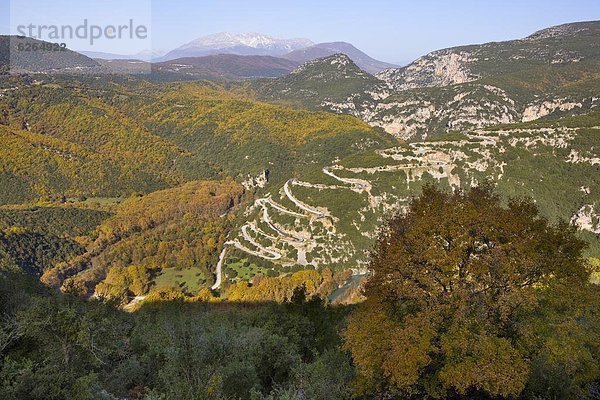 hoch  oben  Europa  sehen  beugen  Hügel  Wind  Fernverkehrsstraße  Dorf  Haarklammer  Epirus  Griechenland