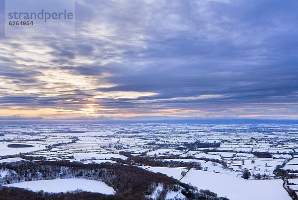 untergehen  Europa  bedecken  Ecke  Ecken  Wolke  Großbritannien  über  Sturm  See  Moor  Bank  Kreditinstitut  Banken  England  North Yorkshire  sinken  Schnee  Sonne