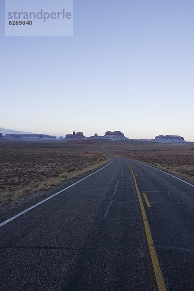 Vereinigte Staaten von Amerika  USA  Fernverkehrsstraße  Nordamerika  Monument Valley  Utah