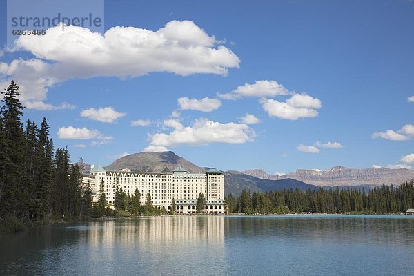 Hotel  See  Nordamerika  Palast  Schloß  Schlösser  Lake Louise  Rocky Mountains  Banff Nationalpark  UNESCO-Welterbe  Alberta  Kanada