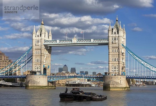 Tower Bridge und Themse  London  England  Großbritannien  Europa