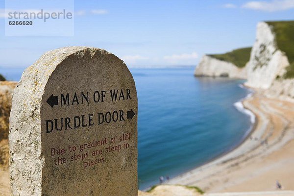 Europa  Großbritannien  Weg  Wegweiser  UNESCO-Welterbe  Durdle Door  Dorset  England