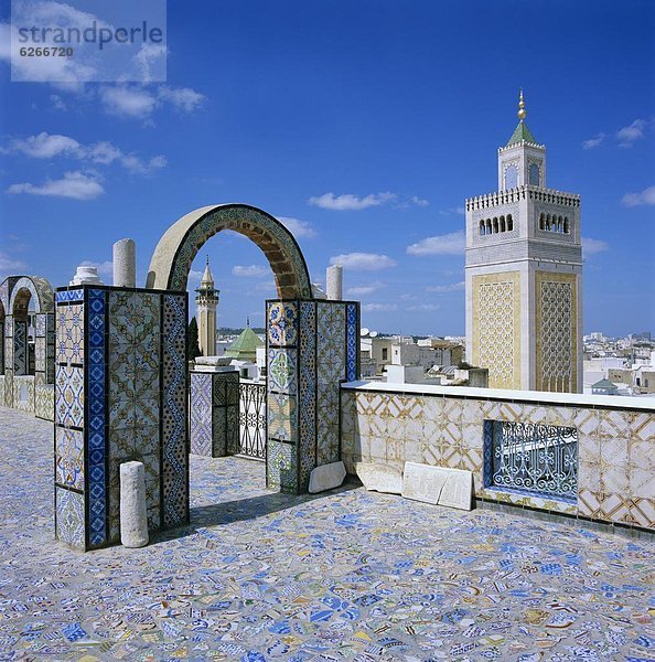 Fliesenboden  Nordafrika  Tunis  Hauptstadt  Dach  über  Großstadt  hoch  oben  Ansicht  groß  großes  großer  große  großen  Afrika  Moschee  Tunesien