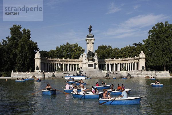 Madrid  Hauptstadt  Europa  See  Boot  Spanien