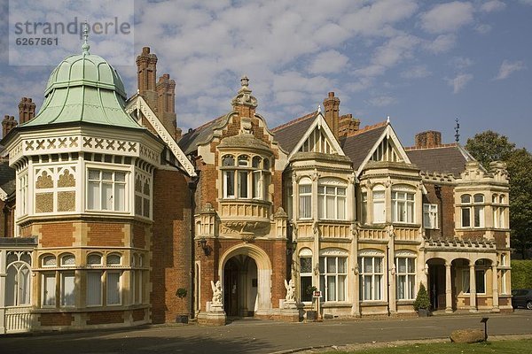 Europa  Großbritannien  zerbrechen brechen  bricht  brechend  zerbrechend  zerbricht  Buckinghamshire  Code  England