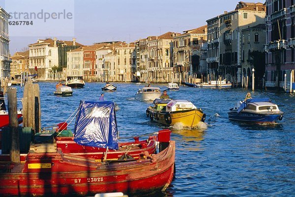 Ehrfurcht  Boot  Venetien  Italien  Straßenverkehr  Venedig