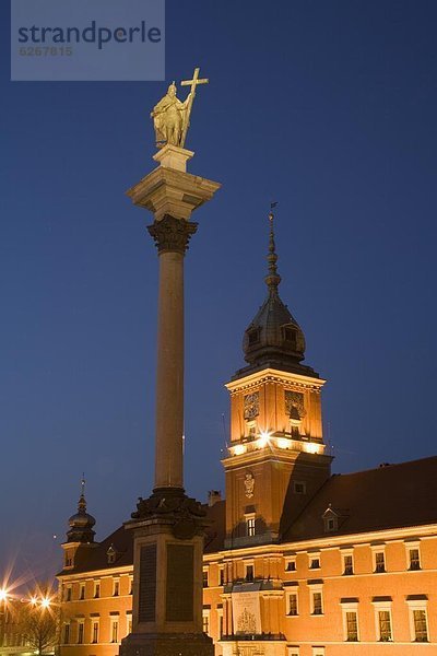 Schlossplatz (Plac Zamkowy) Sigismund III. Wasa Spalte und Königsschloss  Altstadt (Stare Miasto)  UNESCO-Weltkulturerbe  Warschau  Polen  Europa