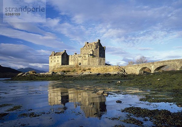 Eilean Donan Castle  Highlands  Schottland  UK